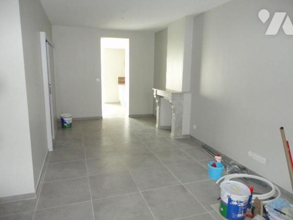 A VENDRE sur NIEPPE dans le NORD (59)- MAISON de ville entièrement rénovée avec matériaux de qu...