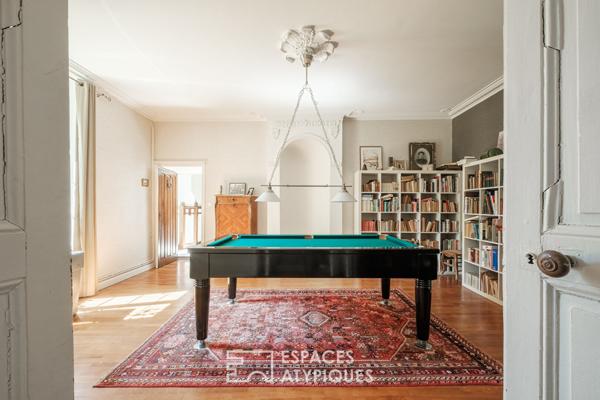 Élégante maison de maître avec son parc arboré et sa piscine