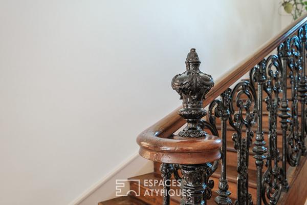 Élégante maison de maître avec son parc arboré et sa piscine