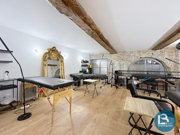 LYON 1ER rue ROYALE à deux pas de la Mère BRAZIER