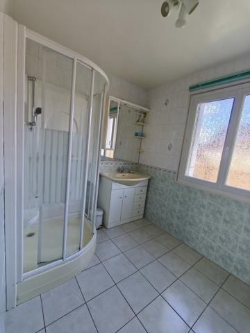 Plain-pied ? OUI ! Maison individuelle avec sous-sol complet et jardin