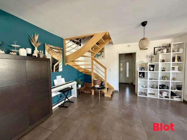 Maison 6 pièce(s)