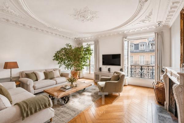 PARIS VIIIe - St Augustin/Europe - Appartement familial de 182m2