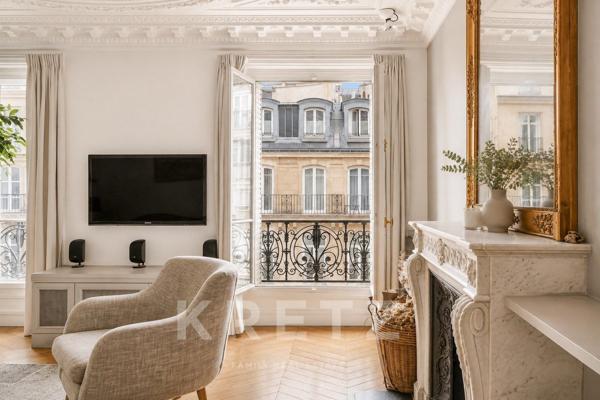 PARIS VIIIe - St Augustin/Europe - Appartement familial de 182m2