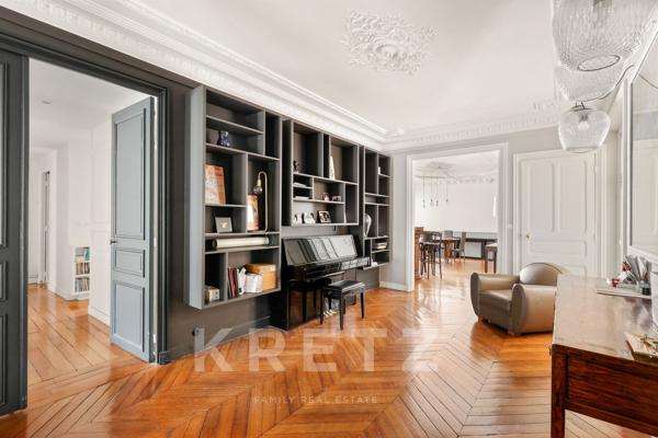 PARIS VIIIe - St Augustin/Europe - Appartement familial de 182m2