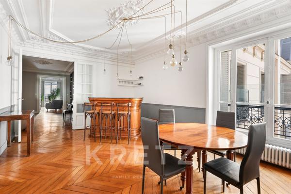 PARIS VIIIe - St Augustin/Europe - Appartement familial de 182m2