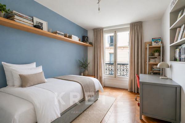 PARIS VIIIe - St Augustin/Europe - Appartement familial de 182m2