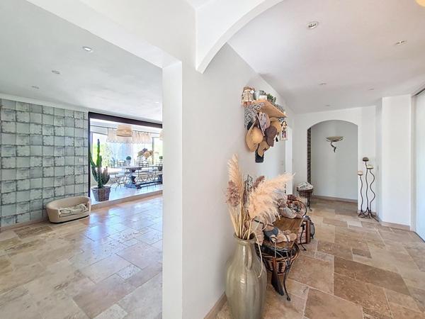 Villa traditionnelle dans un secteur résidentielle, proche des transports  en communs