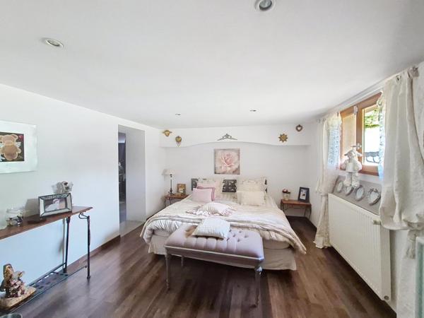 Villa traditionnelle dans un secteur résidentielle, proche des transports  en communs