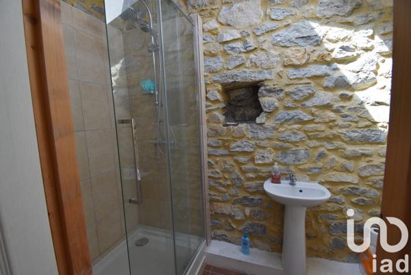 Maison 9 pièces de 265 m² à Villeneuve-les-Corbières (11360)