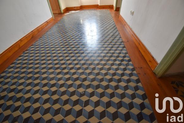 Maison 9 pièces de 265 m² à Villeneuve-les-Corbières (11360)