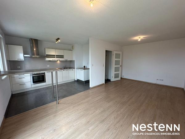 Coup de coeur assuré : appartement lumineux avec balcon, parking et vues exceptionnelles sur la Forêt-Noire et Strasbourg