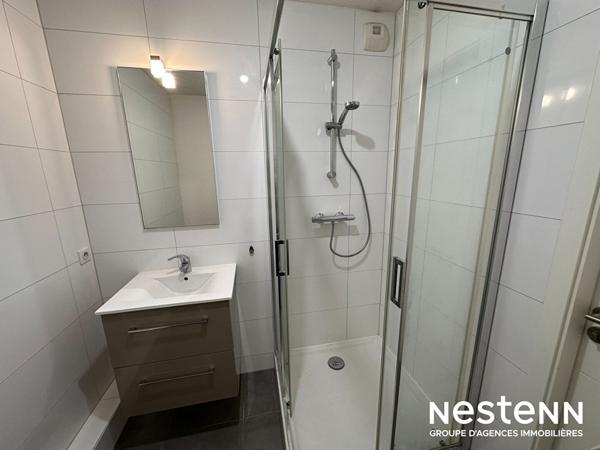 Coup de coeur assuré : appartement lumineux avec balcon, parking et vues exceptionnelles sur la Forêt-Noire et Strasbourg