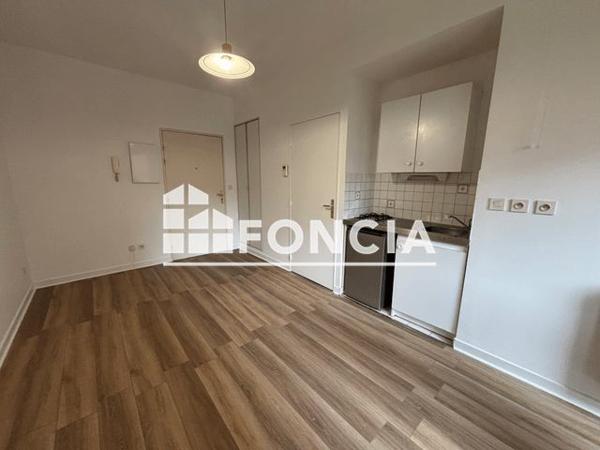 Location Studio 20.19 m² - 13 RUE DU GRAND FAUBOURG Chartres 28000