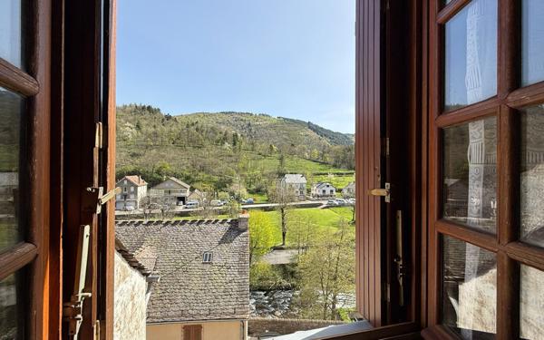 Maison à vendre    7 pièces •  Bagnols-les-Bains