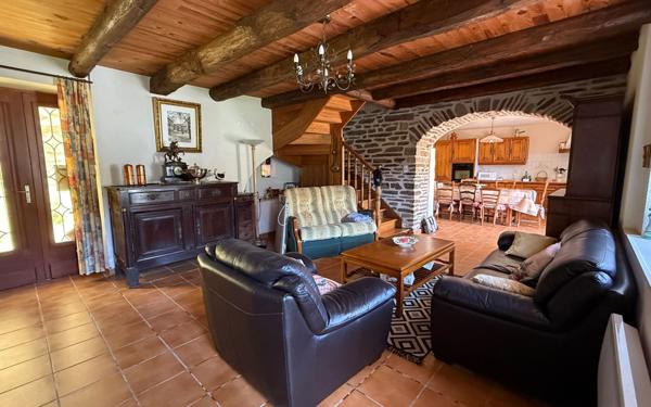 Maison à vendre    7 pièces •  Bagnols-les-Bains