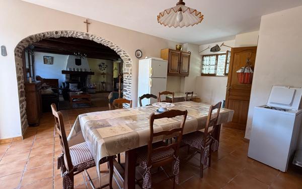 Maison à vendre    7 pièces •  Bagnols-les-Bains