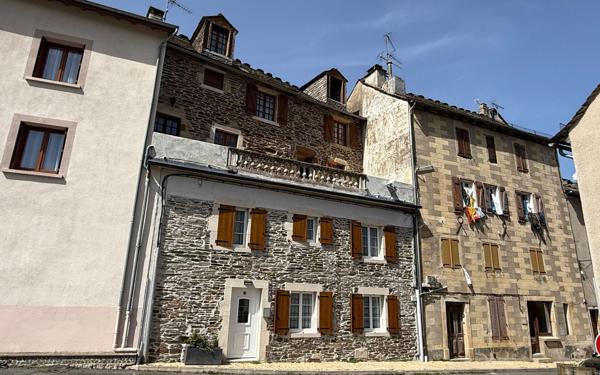 Maison à vendre    7 pièces •  Bagnols-les-Bains