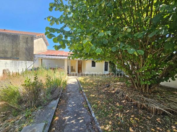 Charmante maison de plain-pied 90 m² deux chambres et un bureau –au Calme, très bon état et sans vis-à-vis ! ANGOULEME (16)