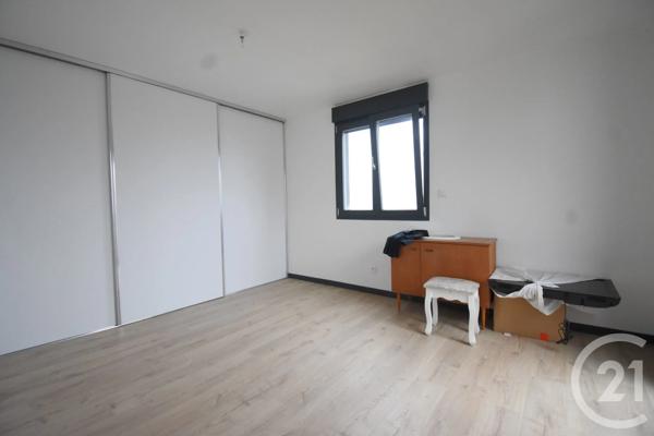 Maison à vendre  5 pièces - 131 m 2   ABREST  - 03