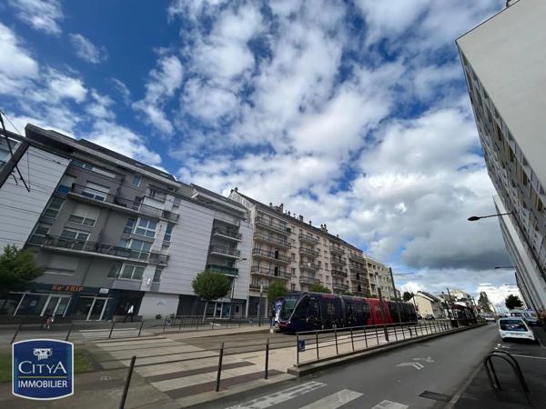 Parking à louer Le Mans (72000)