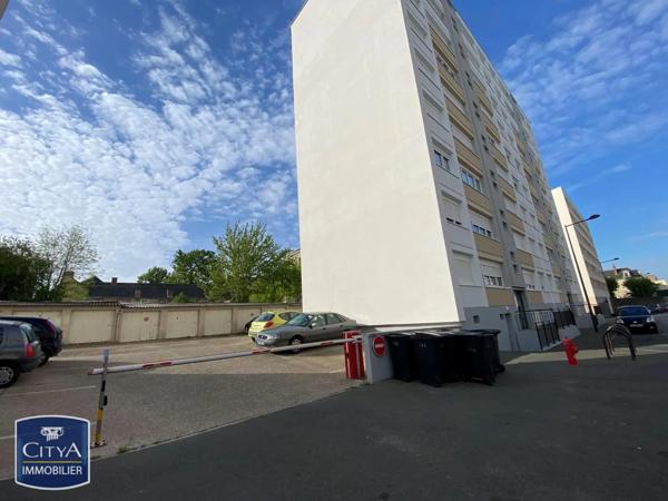 Parking à louer Le Mans (72000)