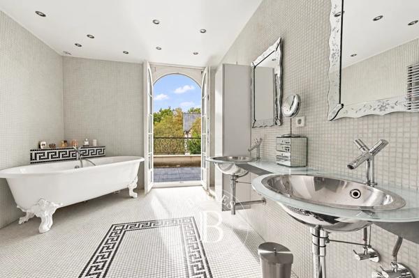 Saint-Maur-des-Fossés, Maison 10 Chambres -  525 m² à vendre