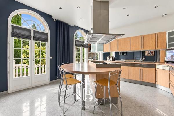 Saint-Maur-des-Fossés, Maison 10 Chambres -  525 m² à vendre