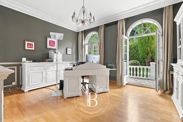 Saint-Maur-des-Fossés, Maison 10 Chambres -  525 m² à vendre