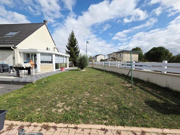 Maison 4 chambres jardin garage piscine