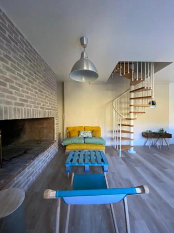 Vente                                                      Maison
                        
                     6 pièces                      178 m2                     à Estagel