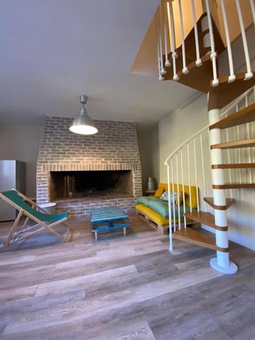 Vente                                                      Maison
                        
                     6 pièces                      178 m2                     à Estagel