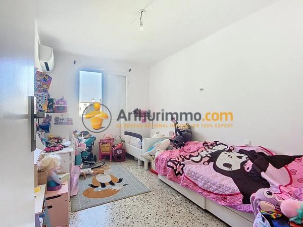 Vente                                                      Appartement
                        
                     3 pièces                      63 m2                     à Perpignan