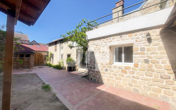 Maison à vendre    5 pièces •  Ecquevilly