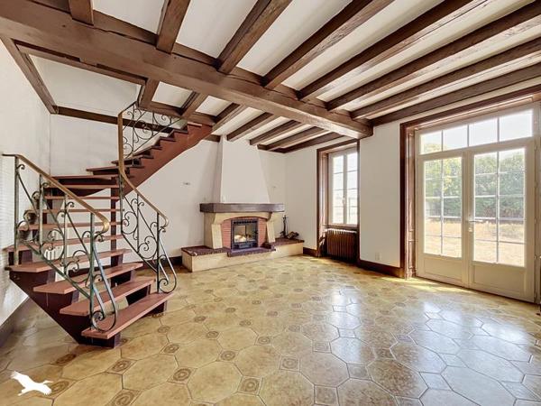 Maison 187 240 € Châteaubernard 4 p 144 m² DPE D