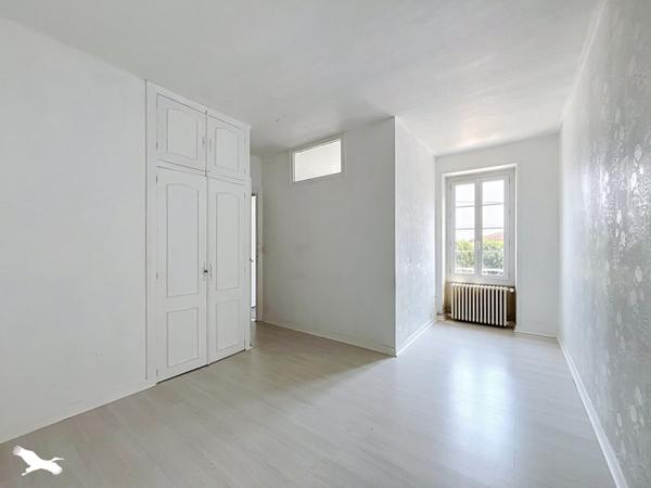Maison 187 240 € Châteaubernard 4 p 144 m² DPE D