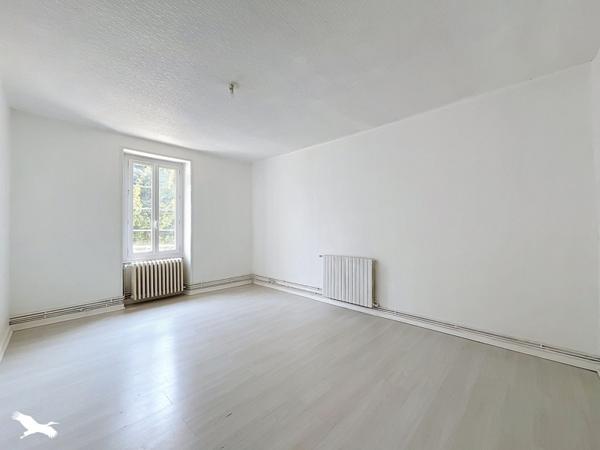 Maison 187 240 € Châteaubernard 4 p 144 m² DPE D