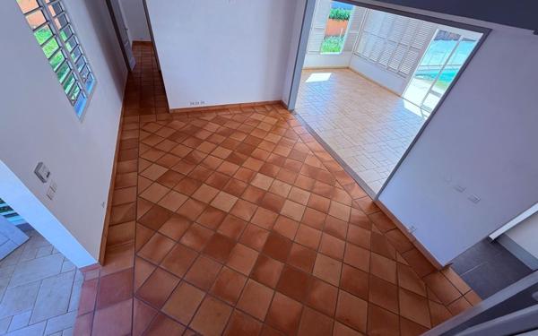 Maison à vendre    4 pièces •  Cayenne