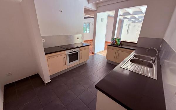 Maison à vendre    4 pièces •  Cayenne