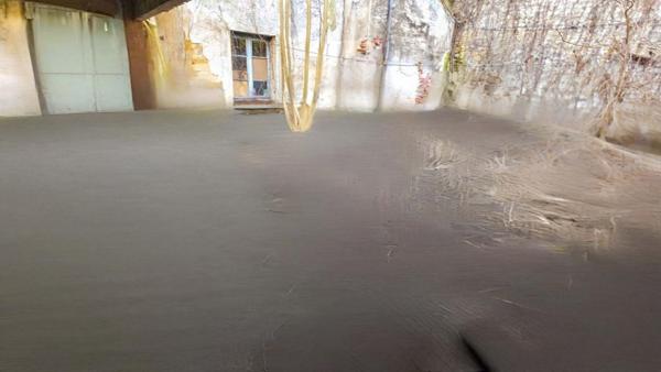 95000 CERGY - MURS, maison à réhabiliter près d'hôtel prestige terrain 685 m²