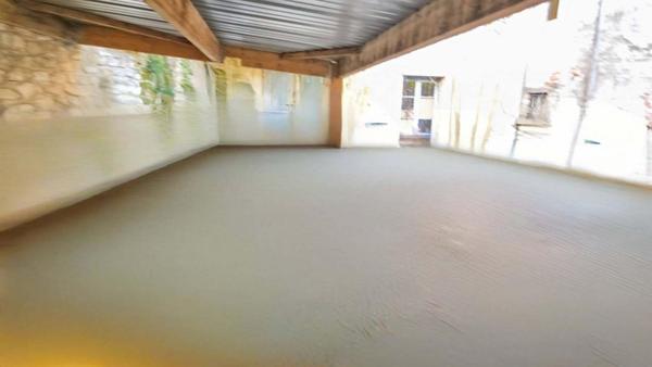 95000 CERGY - MURS, maison à réhabiliter près d'hôtel prestige terrain 685 m²