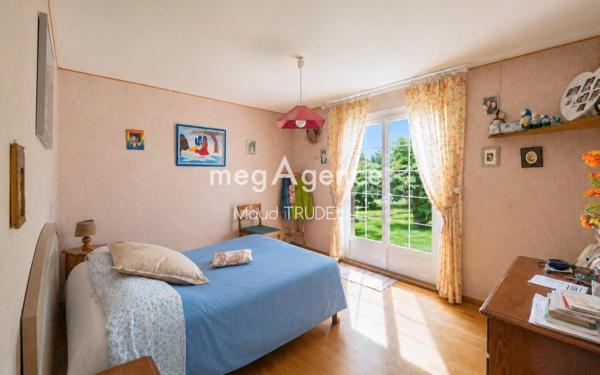 Maison à Saint-Saturnin, 72650 - 6 pièces 165m²