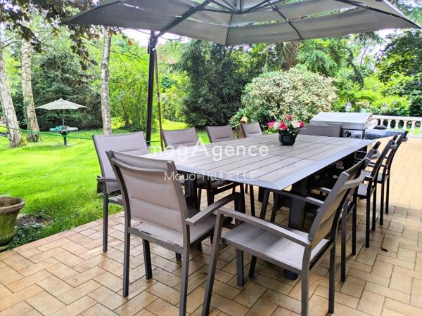 Maison à Saint-Saturnin, 72650 - 6 pièces 165m²