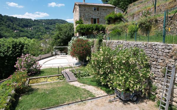 Maison à vendre    4 pièces • 124 m2 Largentière