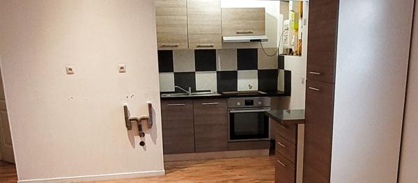 Ribérac (24600) Dordogne secteur Ribérac maison en location rapport 800 € mois centre maison 4 chambres et petite cour de 30