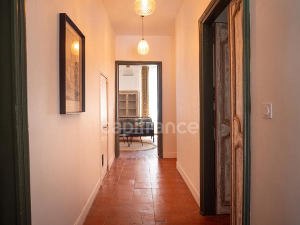 Demeure d'exception au coeur de l'ancienne rue Royale, 6 pièces, 290 m2 avec petit patio  (32)