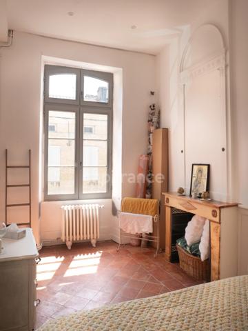 Demeure d'exception au coeur de l'ancienne rue Royale, 6 pièces, 290 m2 avec petit patio  (32)