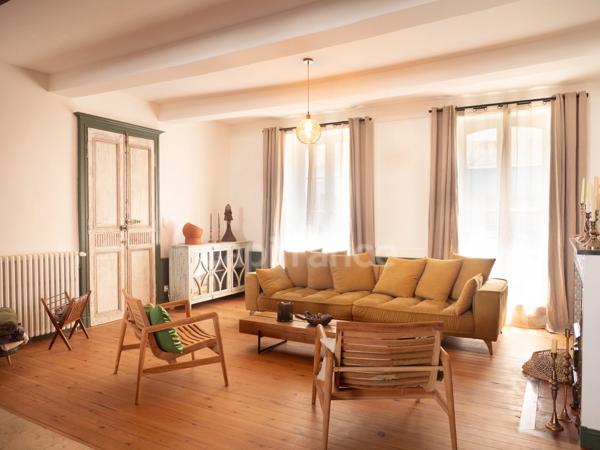 Demeure d'exception au coeur de l'ancienne rue Royale, 6 pièces, 290 m2 avec petit patio  (32)