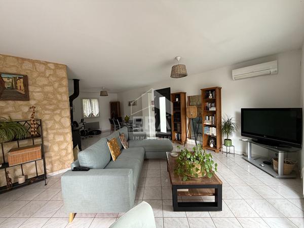 A VENDRE  83470 SAINT MAXIMIN LA  SAINTE BAUME MAISON TYPE 3 DE PLAIN PIED 82 M² DOUBLE GARAGE SUR UN TERRAIN DE 850M² ENVIRON