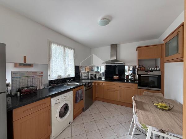 A VENDRE  83470 SAINT MAXIMIN LA  SAINTE BAUME MAISON TYPE 3 DE PLAIN PIED 82 M² DOUBLE GARAGE SUR UN TERRAIN DE 850M² ENVIRON